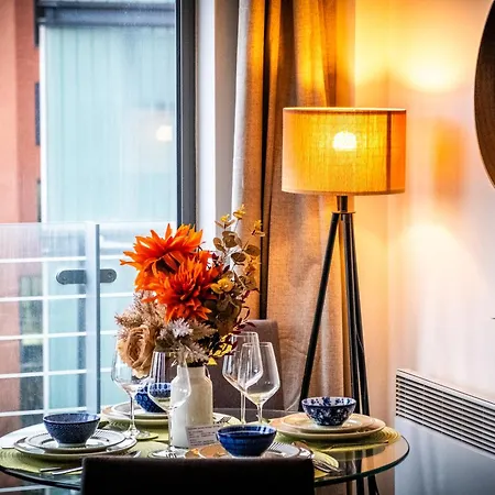 Orient City Loft With Free Parking, Balcony, And Netflix Apartment
