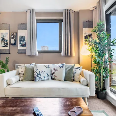 Orient City Loft With Free Parking, Balcony, And Netflix Apartment