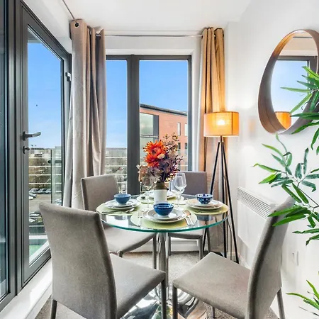Orient City Loft With Free Parking, Balcony, And Netflix Apartment