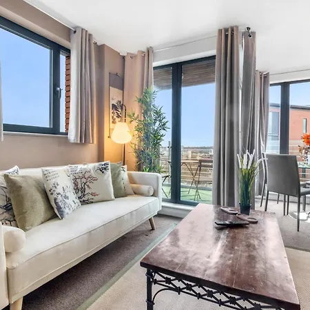 Orient City Loft With Free Parking, Balcony, And Netflix Apartment *